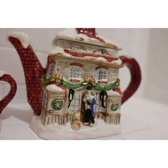Fitz and Floyd Vintage Christmas Dickens Teapot - Picture 1 of 5